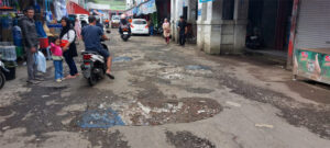 Ratusan Kilometer Jalan Desa Diperbaiki, Jalan di Pasar Baru Dibiarkan Rusak
