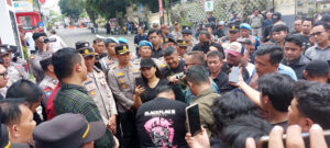 Massa Pertanyakan Kasus Dugaan Korupsi Kuningan Caang Rp 117 Miliar