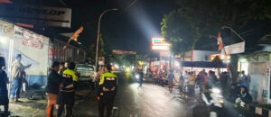 Tragis! Hantam Truk Parkir, Pemotor Tewas Terlindas Bus di Luragung