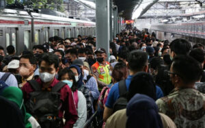 Jumlah Kelas Menengah RI Turun, Minimnya Ketersediaan Lapangan Pekerjaan